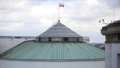 Ekspert: Przerwa w posiedzeniu Sejmu do października - zgodna z prawem