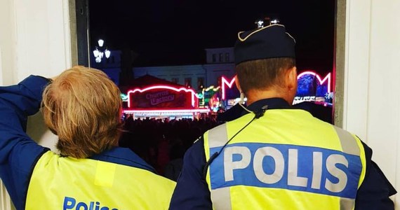 Szwedzka policja ostrzega przed oszustami posługującymi się językiem polskim. Wyszukują oni w książce telefonicznej polskobrzmiące nazwiska, dzwonią do tych osób, podając się za policjantów. Ostrzegają przed grasującym w okolicy gangiem złodziei i proponują złożenie kosztowności i pieniędzy w "depozycie".