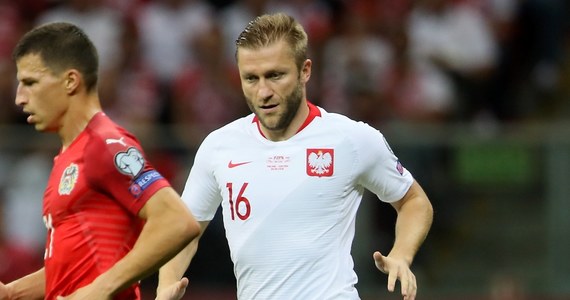 Piłkarz Wisły Kraków Jakub Błaszczykowski, który w poniedziałkowym meczu eliminacji mistrzostw Europy reprezentacji Polski z Austrią doznał kontuzji, nie będzie mógł zagrać w najbliższym spotkaniu ekstraklasy z Koroną Kielce.