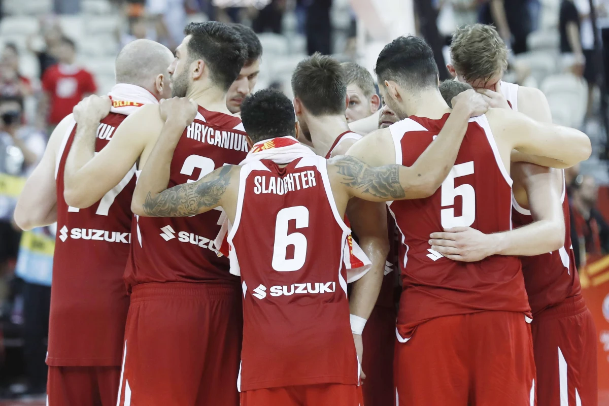 Reprezentacja Polski przegrała w Szanghaju z Czechami 84:94 (23:23, 12:20, 28:21, 21:30) w swoim pierwszym meczu o miejsca 5-8 mistrzostw świata koszykarzy. Oznacza to, że w sobotę, w spotkaniu o siódme miejsce, rywalami biało-czerwonych będą Amerykanie.