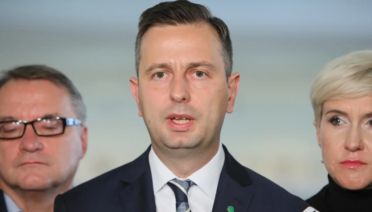 Przesunięcie obrad Sejmu jest podejrzane - mówił lider ludowców Władysław Kosiniak-Kamysz. Przyznał, że jego zdaniem przesunięcie przez PiS obrad Sejmu na 15 października może być spowodowane strachem. 