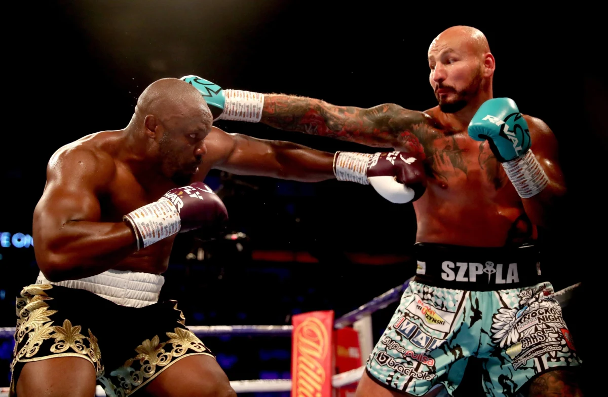 Artur Szpilka nie powiedział jeszcze ostatniego słowa! Jak ujawnili w magazynie "Ring" dziennikarze TVP Sport, 30-letni pięściarz wróci do ringu 26 października w Sosnowcu, a jego rywalem będzie Włoch Fabio Tuiach.