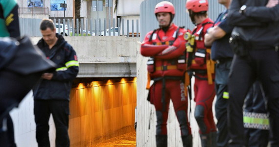 Już cztery osoby zginęły w wyniku powodzi na wschodzie Hiszpanii. Wszyscy na skutek zatopienia ich samochodów przez wezbraną wodę.