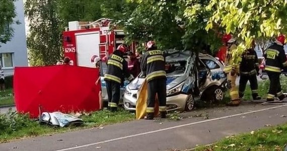 Jeden z policjantów, poszkodowanych w sobotnim wypadku radiowozu w Świętochłowicach (Śląskie), opuścił już szpital. Drugi wciąż pozostaje pod opieką lekarzy.