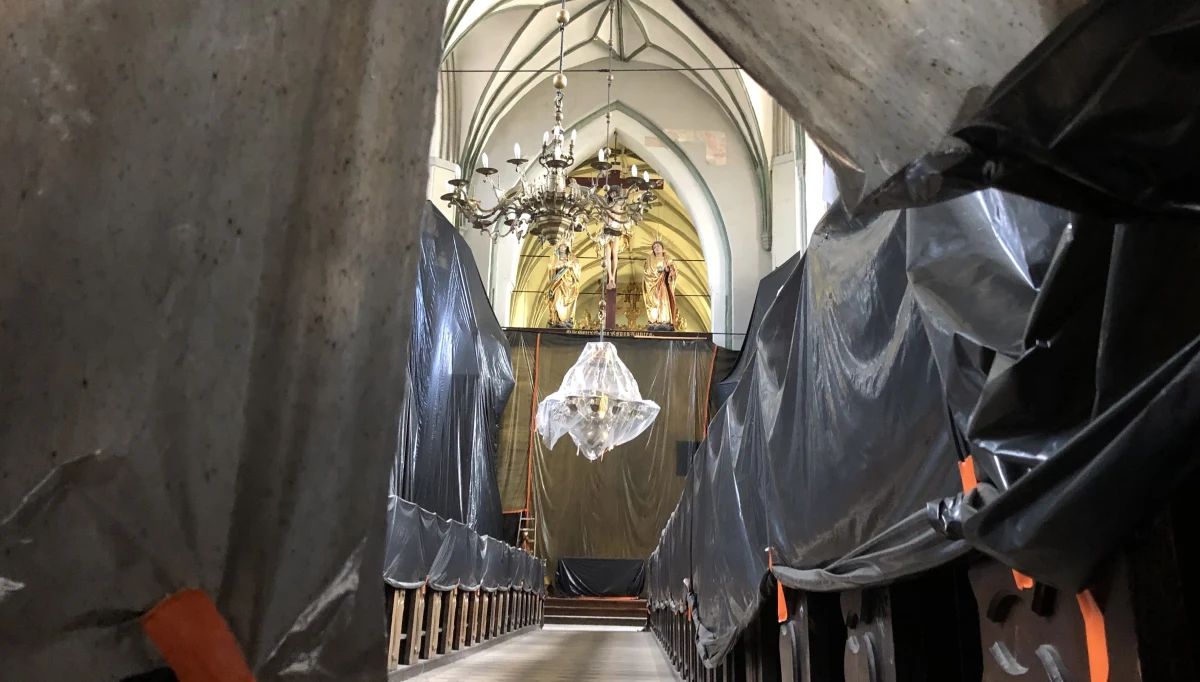 ​"Kilka hipotez wykluczyliśmy, między innymi taką poważną hipotezę degradacji fundamentów kościoła przez wodę" - mówi RMF FM o bazylice św. Mikołaja w Gdańsku, o. Michał Osek, przeor gdańskiego klasztoru dominikanów. Od prawie roku najstarsza bazylika w Gdańsku jest zamknięta. Grozi jej katastrofa budowlana, bo popękały filary i sklepiania świątyni.