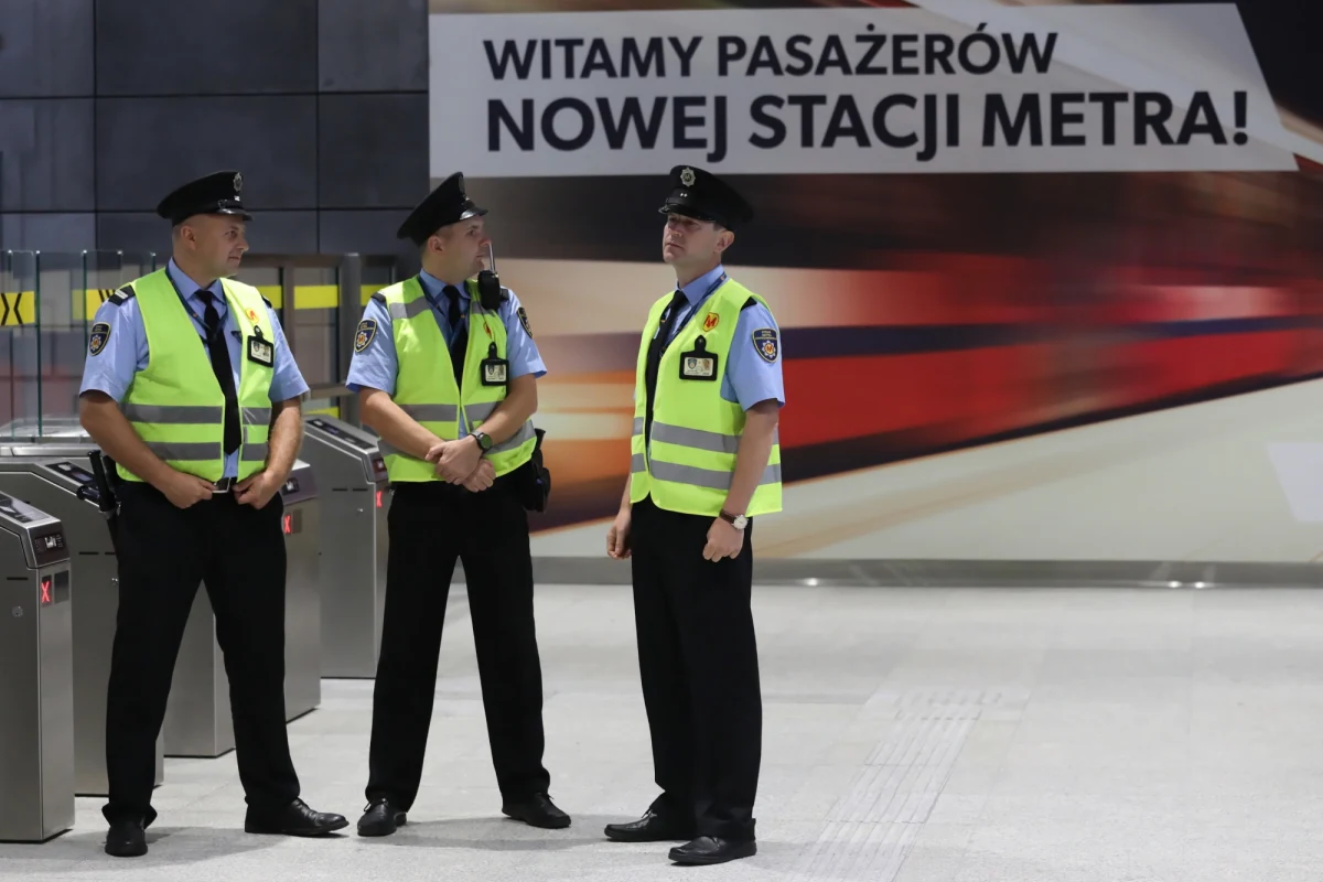 W niedzielę pociągi II linii metra zaczęły kursować nowym odcinkiem wybudowanym na Pradze-Północ i Targówku. 