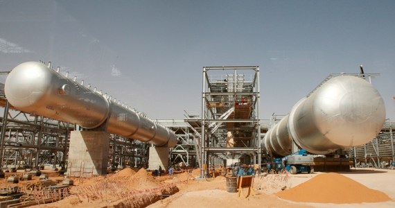 Sobotni atak na rafinerie w Arabii Saudyjskiej spowodował już wzrost cen ropy naftowej na rynkach azjatyckich. Analitycy obawiają się, że ropa zdrożeje także na innych rynkach na świecie.