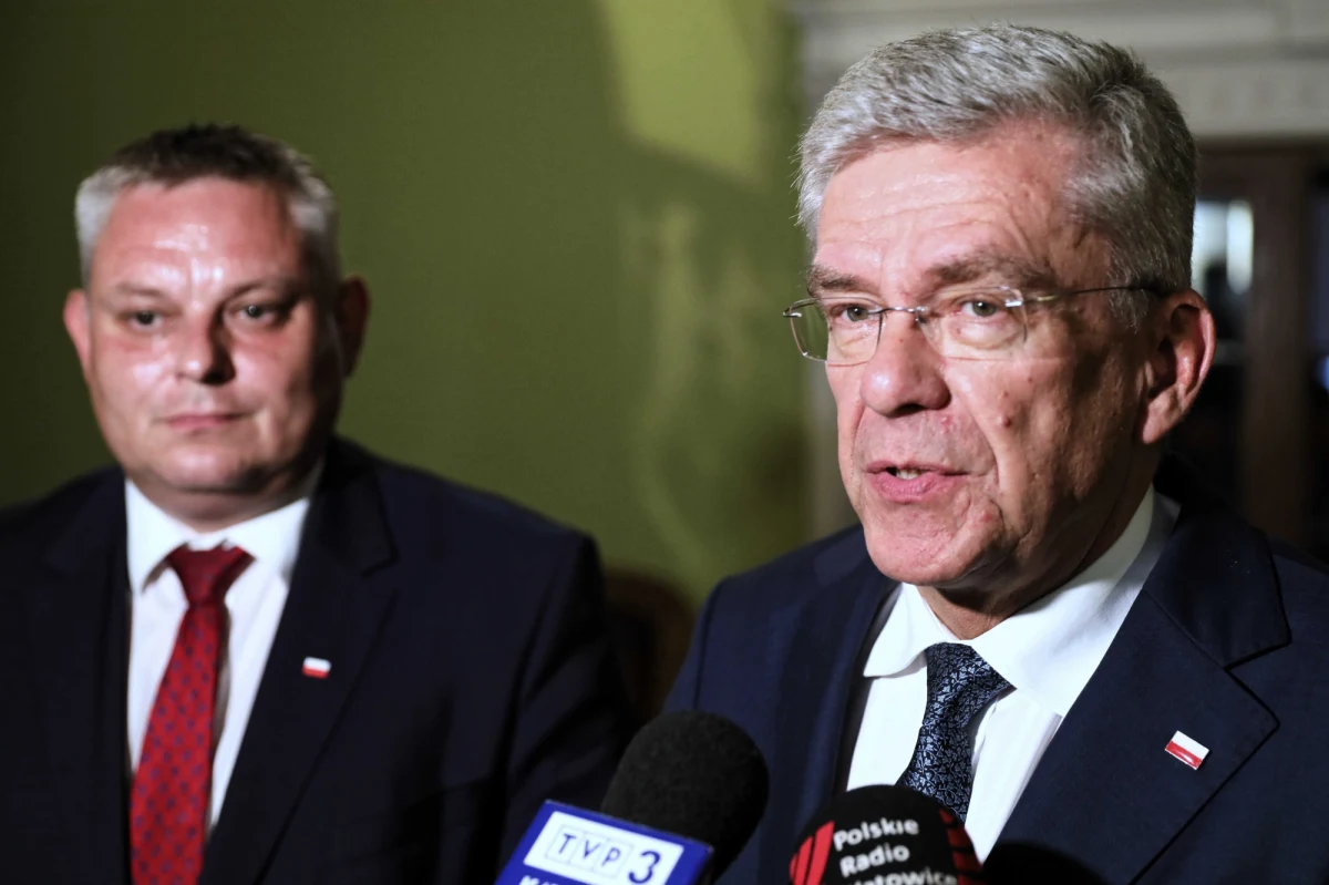 "Wygramy nie tylko wybory do Sejmu, ale i do Senatu" – uważa marszałek Senatu Stanisław Karczewski, który w poniedziałek w Dąbrowie Górniczej (Śląskie) wsparł kandydata Prawa i Sprawiedliwości do Senatu w okręgu nr 76 – senatora Arkadiusza Grabowskiego.