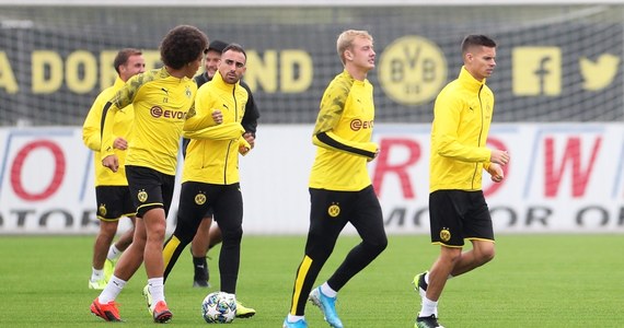 Dziesięciu Polaków w pierwszej fazie rozgrywek i aż cztery hity w pierwszej kolejce – to czeka nas na start sezonu piłkarskiej Ligi Mistrzów. Już dziś wieczorem Borussia Dortmund zmierzy się z Barceloną a Napoli podejmie triumfatora poprzedniej edycji – Liverpool. W środę Atletico Madryt zagra z Juventusem, a PSG z Realem Madryt. O tym, kto ma szansę na triumf w rozgrywkach i dlaczego nie jest to Bayern Monachium Roberta Lewandowskiego – z byłym piłkarzem a obecnie wnikliwym obserwatorem piłkarskiego świata - Tomaszem Kłosem rozmawiał Paweł Pawłowski.