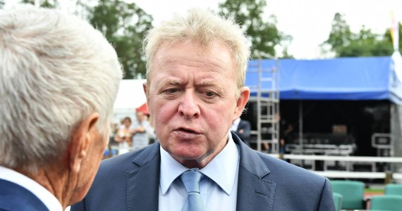 Janusz Wojciechowski, jeżeli zostanie zatwierdzony przez PE na stanowisku komisarza ds. rolnictwa, będzie zarządzać gigantyczną dyrekcją generalną (tzw. DG AGRI) złożoną z 887 urzędników Komisji Europejskiej - ustaliła dziennikarka RMF FM Katarzyna Szymańska-Borginon. 