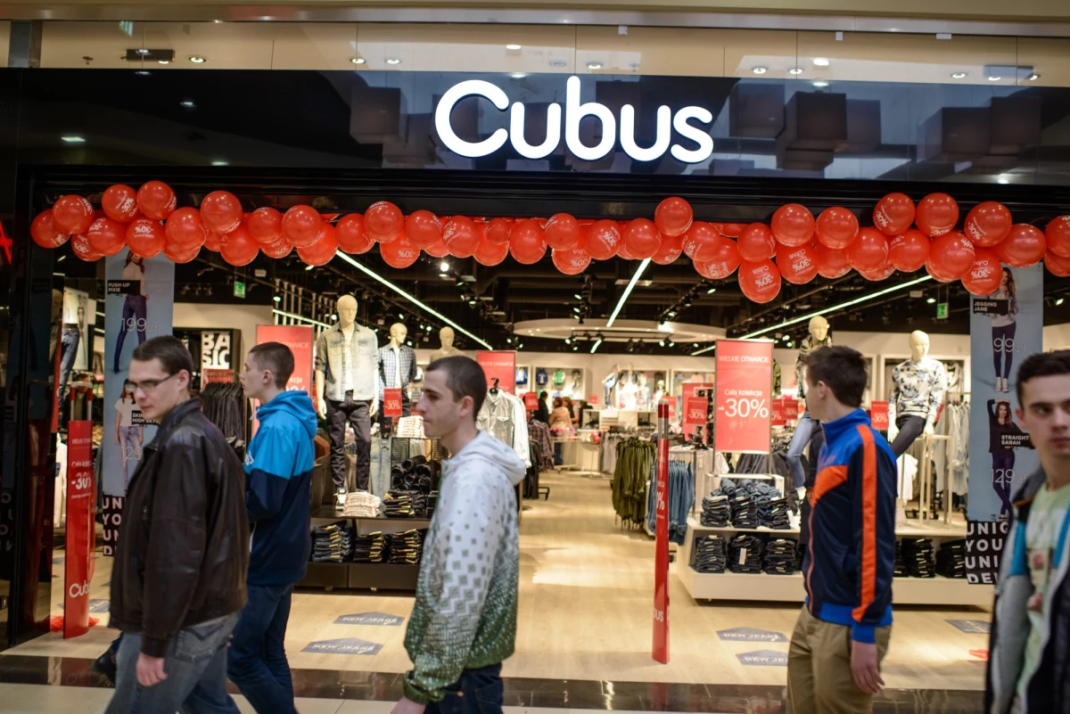 Oddział norweskiej sieciówki odzieżowej Cubus znika ze sklepowej mapy Polski - poinformował serwis WP Finanse. Sąd kilka dni temu ogłosił upadłość spółki.
