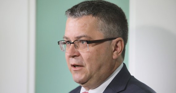 „Myślę, że postępowanie ws. wpisów w internecie sędziego Jarosława Dudzicza w najbliższym czasie przejdzie do fazy podejmowania decyzji o kierunku, w jakim powinno się toczyć” - powiedział we wtorek prokurator krajowy Bogdan Święczkowski.