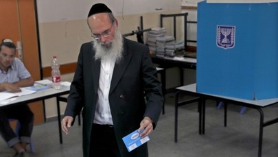 Wybory w Izraelu. Wyniki sondażowe bardzo wyrównane, niepewna przyszłość Netanjahu