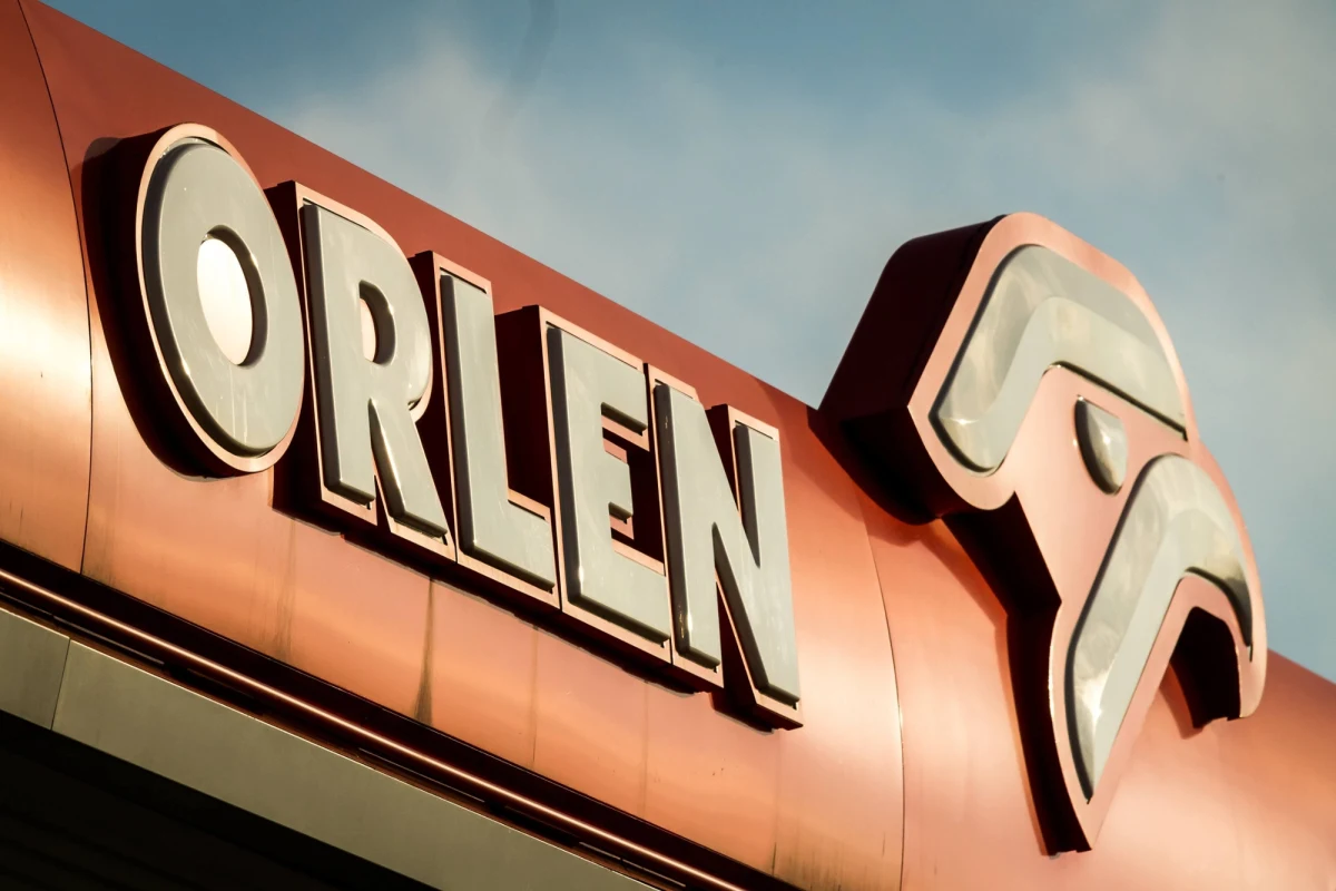 Co najmniej 300 milionów złotych mógł stracić Orlen na zakupie amerykańskiej spółki paliwowej FX Energy. Jak dowiedzieli się reporterzy RMF FM, władze koncernu zawiadomiły śledczych, a prokuratura wszczęła już śledztwo. Chodzi o podejrzenie gigantycznej niegospodarności, której miały się dopuścić poprzednie zarządy spółek Orlen oraz Orlen Upstream. 