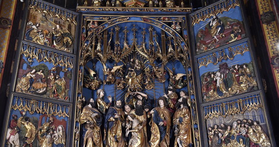 Restauratorzy podczas pracy nad odnową rzeźby św. Jakuba w Bazylice Mariackiej w Krakowie odkryli i odczytali datę 1486 r. Możliwe, że figury na ołtarzu dłuta Wita Stwosza zostały ukończone wcześniej, niż podają oficjalne źródła.