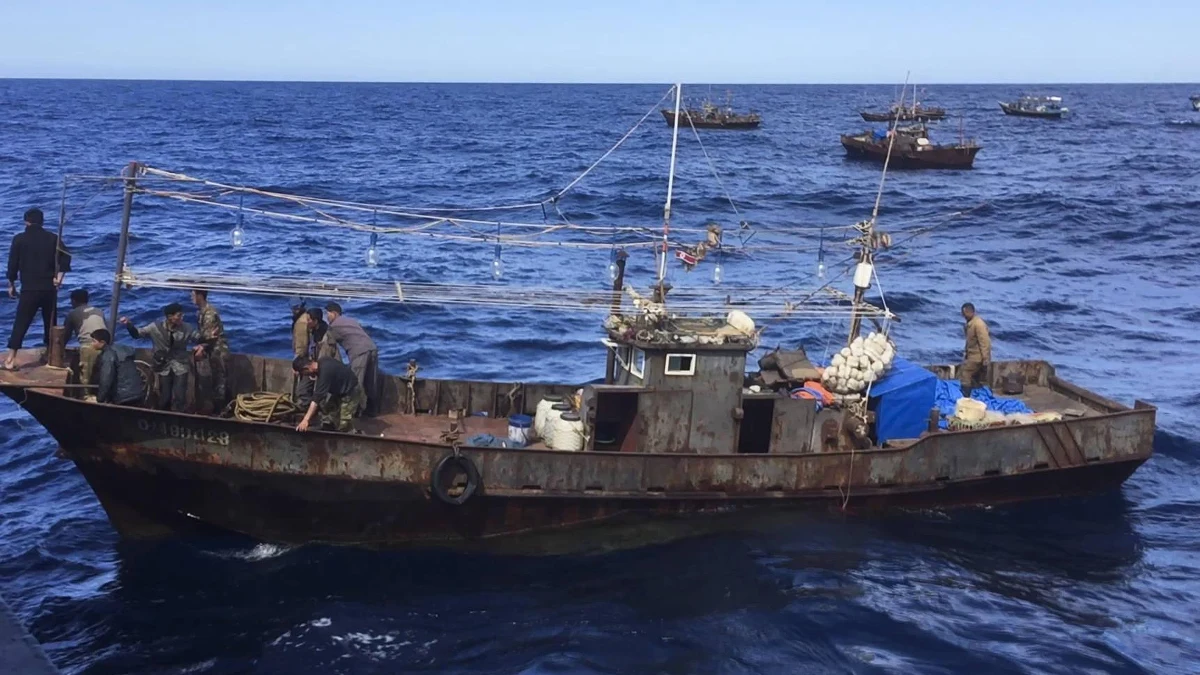 ​Władze Rosji zatrzymały 161 obywateli Korei Północnej podejrzanych o kłusownictwo na rosyjskich wodach terytorialnych. Aresztowani należą do załóg dwóch statków.