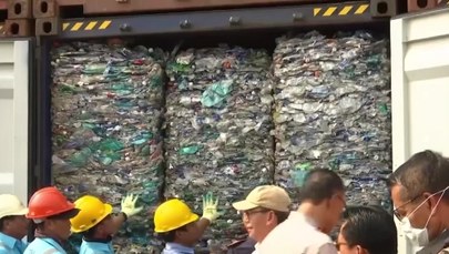 Odpady z Indonezji wracają na Zachód. 547 kontenerów w drodze do USA i Europy