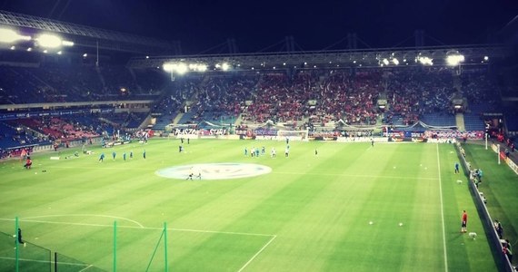 Wisła Kraków ogłosiła, że sprzedano już wszystkie bilety na zaplanowane na 29 września derby z Cracovią, które odbędą się w ramach 10. kolejki piłkarskiej ekstraklasy. Chętni, którzy chcieliby na żywo obejrzeć mecz, mogą już tylko nabyć wejściówki na miejsca VIP.