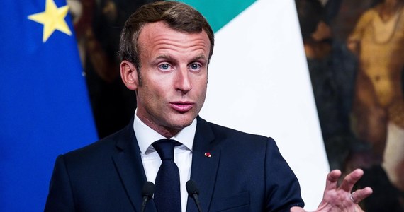 Prezydent Francji Emmanuel Macron po spotkaniu z premierem Włoch Giuseppe Contem w Rzymie w środę opowiedział się za "poważnym karaniem" tych państw UE, które odmawiają udziału w mechanizmie dystrybucji migrantów.