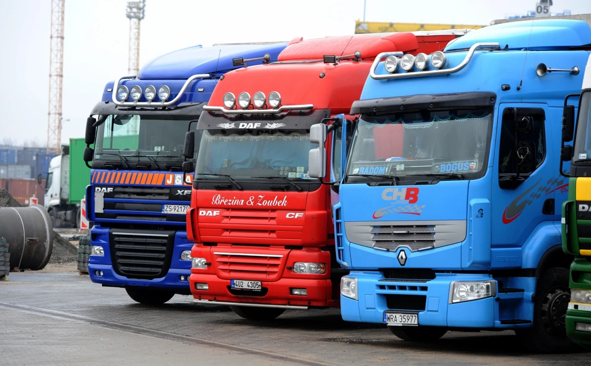 Zła wiadomość dla polskich firm transportowych. Nie ma zgody na to, żeby wycofać i skierować do ponownego rozpatrzenia już przez nową Komisję Europejską regulacje dotyczące transportu międzynarodowego, które zawierają niekorzystne dla naszych przewoźników przepisy. 