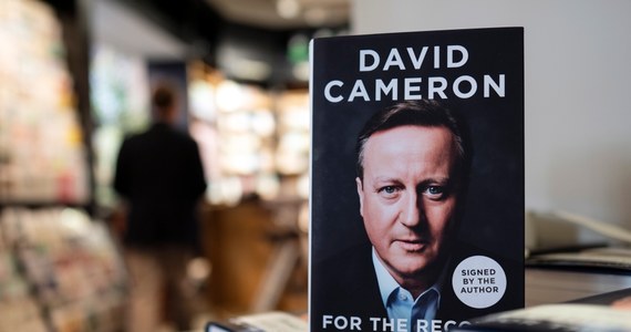 Były brytyjski premier David Cameron w opublikowanych w czwartek wspomnieniach przyznaje, że wiele spraw w swojej politycznej karierze zrobiłby inaczej - dotyczy to przede wszystkim referendum z 2016 r. o dalszym członkostwie kraju w Unii Europejskiej.