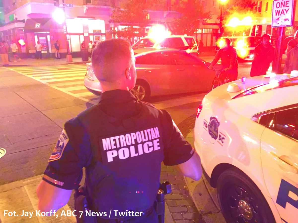 Jedna osoba zginęła, a pięć zostało rannych w strzelaninie, do jakiej doszło późnym wieczorem na ulicach Waszyngtonu, niedaleko Białego Domu. Sprawcy są poszukiwani. NBC Washington poinformowało natomiast, że kilkadziesiąt minut po pierwszych dramatycznych wydarzeniach w innej części miasta postrzelone zostały trzy osoby.