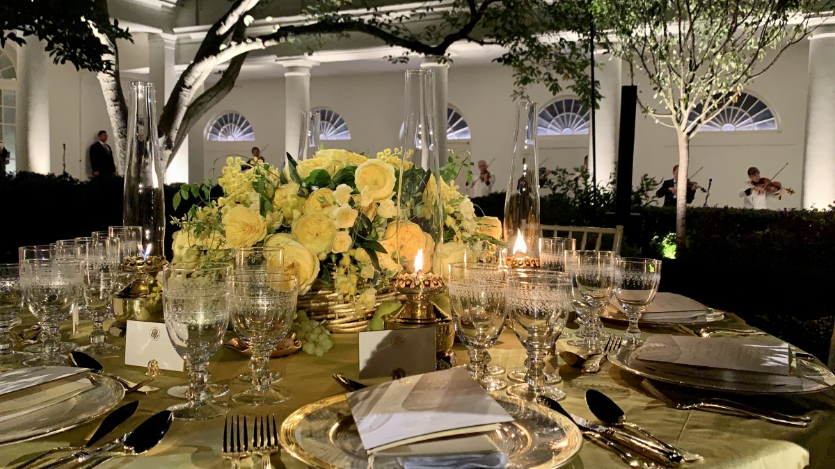 W Waszyngtonie po królewsku prezydent Donald Trump podejmie dziś premiera Australii. W rezydencji amerykańskiego przywódcy po raz drugi w czasie jego prezydentury odbędzie się kolacja państwowa. 