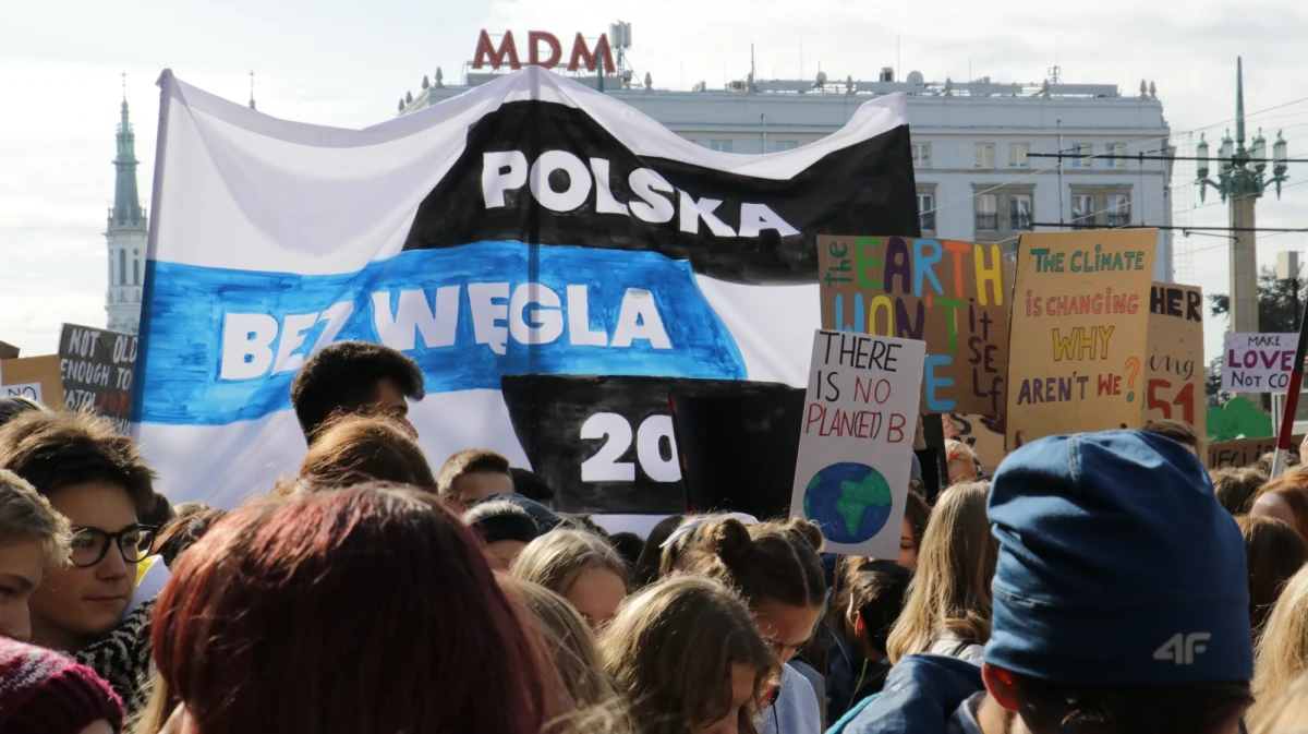Protest Tysięcy Miast rozpoczął Globalny Tydzień Protestu poprzedzający szczyt klimatyczny ONZ.  W tysiącach miast na całym świecie, w tym ponad 60 w Polsce, ruszył dziś  młodzieżowy strajk klimatyczny.