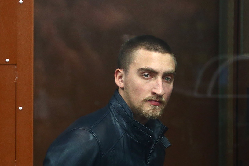  Sąd w Moskwie zgodził się w piątek na zwolnienie z aresztu śledczego aktora Pawła Ustinowa, skazanego w związku z protestami w Moskwie na kolonię karną. Aktor, który odwołuje się od wyroku pozbawienia wolności, podpisał zobowiązanie do nieopuszczania kraju.