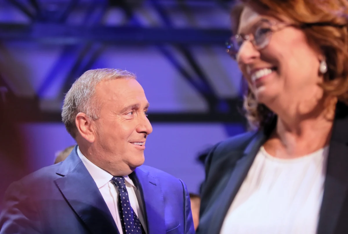 "Niewiarygodna ekipa, z pustymi frazesami i z pustymi obietnicami" – tak o politykach Prawa i Sprawiedliwości mówił w Sosnowcu lider Platformy Obywatelskiej Grzegorz Schetyna. "Jestem przekonany, że 13 października wszyscy to z bliska zobaczą, szczególnie tu w Zagłębiu i na Śląsku" – dodał. 