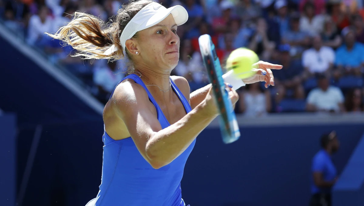 Rozstawiona z numerem 4. Magda Linette przegrała z Czeszką Karoliną Muchovą (3.) 1:6, 1:6 w finale turnieju WTA na twardych kortach w Seulu (pula nagród 226 750 dol.). Z powodu deszczu mecz rozpoczął się z sześciogodzinnym opóźnieniem. Trwał godzinę i osiem minut.
