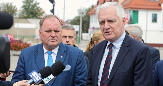 Wicepremier, minister nauki i szkolnictwa wyższego Jarosław Gowin, zapytany o ustalenia TVN-u ws. Mariana Banasia, przekonuje, że trzeba poczekać na ustalenia służb, prokuratury i sądu. Chodzi o materiał opublikowany w "Superwizjerze" TVN i sprawę oświadczeń majątkowych szefa Najwyższej Izby Kontroli.