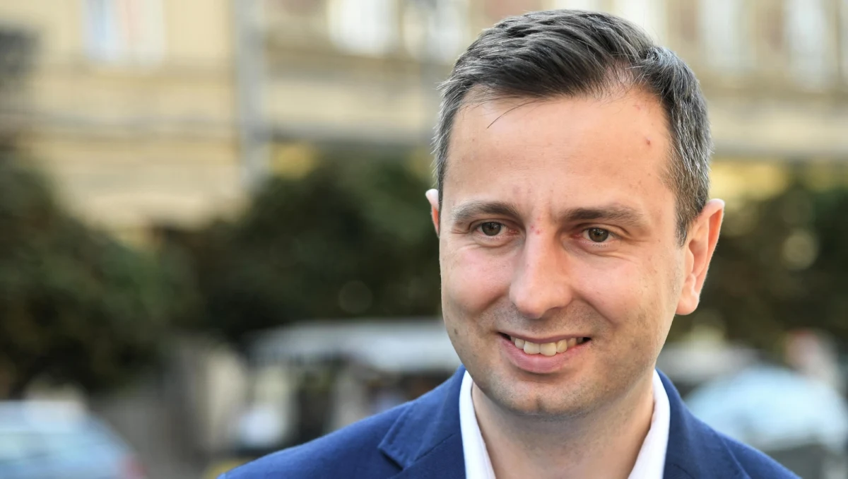 Prezes NIK Marian Banaś powinien dobrowolnie podać się do dymisji – mówił na konferencji prasowej w Brzesku w Małopolskce prezes PSL Władysław Kosiniak-Kamysz.