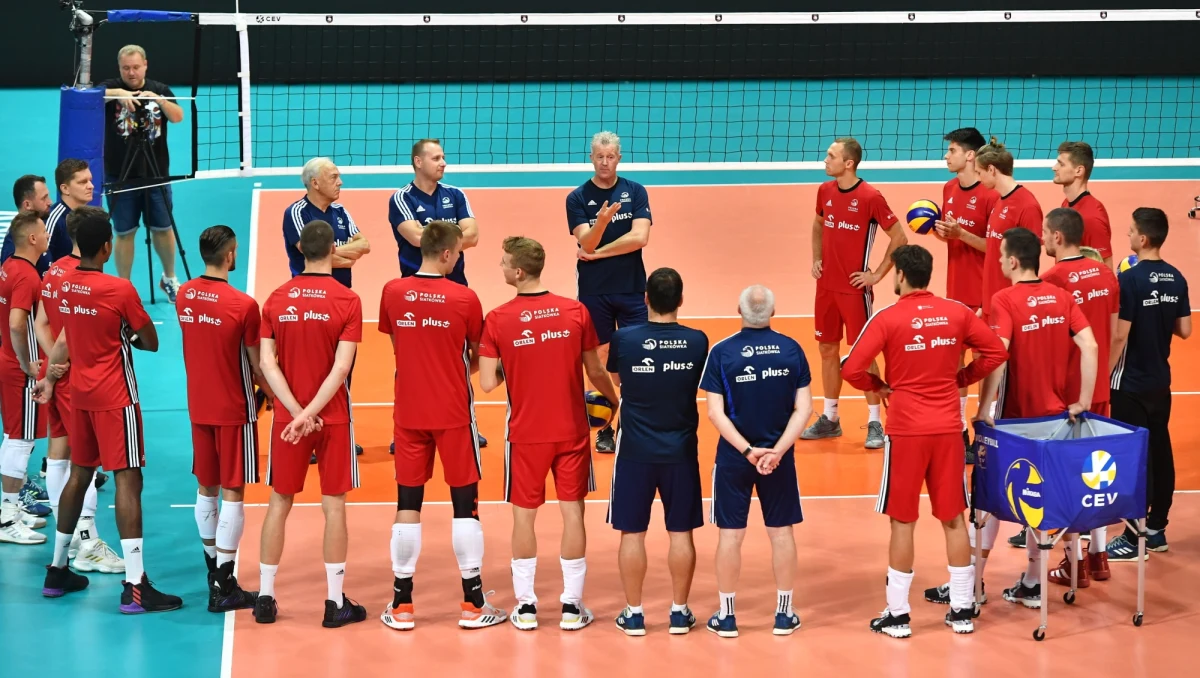 Siatkówka zdominuje sportowe emocje w nadchodzącym tygodniu. Odpoczniemy na pewno od piłkarskiej Ligi Mistrzów, za to czekają nas emocje w piłce nożnej w krajowym wydaniu. Pod koniec tygodnia impreza dla biegaczy w Krakowie. Przed nami Bieg Trzech Kopców.