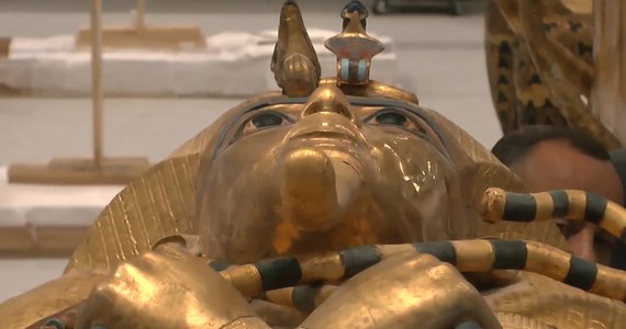 W nowym Muzeum Wielkiego Egiptu w Gizie trwają prace konserwatorskie złotego sarkofagu faraona Tutanchamona. Potrwają maksymalnie 9 miesięcy.