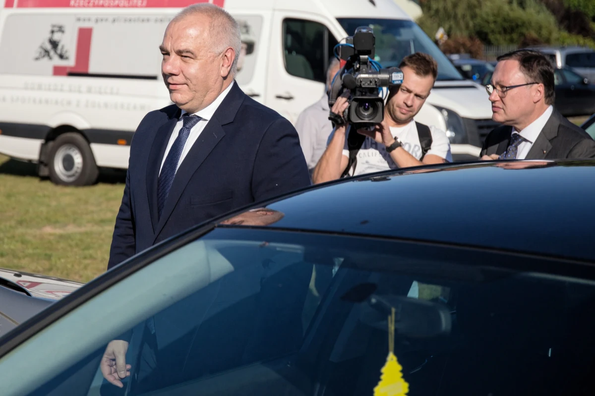 Mateusz Morawiecki jest kandydatem PiS na premiera, nie ma mowy o koalicji z PSL czy Konfederacją - mówi wicepremier, szef Stałego Komitetu Rady Ministrów Jacek Sasin w poniedziałkowym "Dzienniku Gazecie Prawnej". Rola premiera powinna być wzmocniona w przyszłym rządzie - podkreśla.