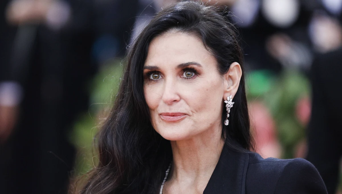 ​Słynna aktorka Demi Moore opowiedziała, jak została zgwałcona mając zaledwie 15 lat, przez mężczyznę, który zapłacił za to jej matce.