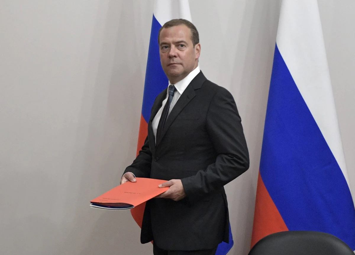 ​Premier Rosji Dmitrij Miedwiediew poinformował, że podpisał rozporządzenie o ratyfikacji paryskiego porozumienia klimatycznego. Miedwiediew uzasadnił tę decyzję niebezpieczeństwami wynikającymi ze zmian klimatu.