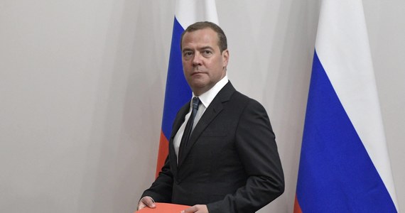 ​Premier Rosji Dmitrij Miedwiediew poinformował, że podpisał rozporządzenie o ratyfikacji paryskiego porozumienia klimatycznego. Miedwiediew uzasadnił tę decyzję niebezpieczeństwami wynikającymi ze zmian klimatu.
