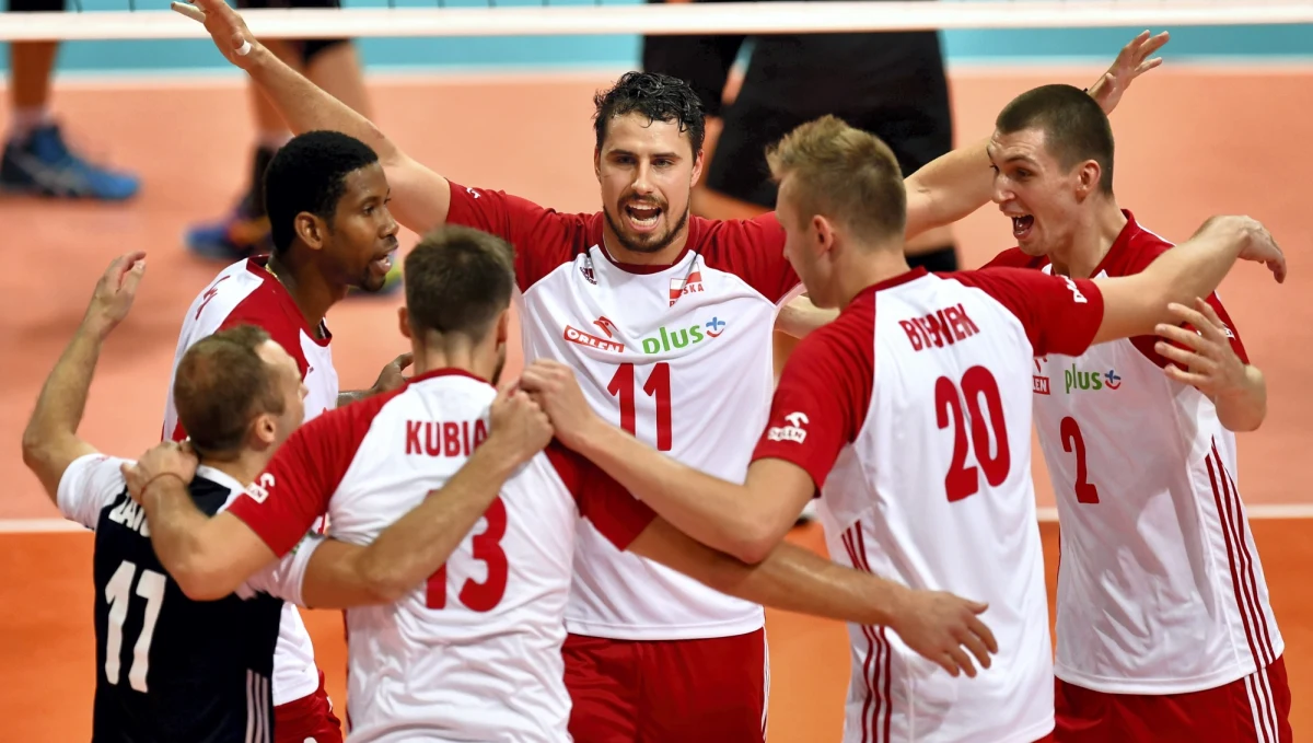 Polska w półfinale mistrzostw Europy w siatkówce. Biało-czerwoni nie dali dziś szansy Niemcom. W hali w Apeldoorn pokonali ich trzy do zera.