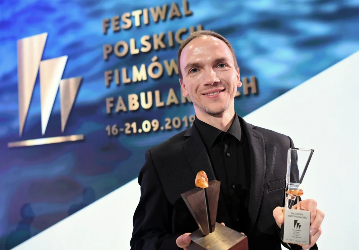 Do 1 października jest czas na zgłaszanie kandydatów do oscarowych nominacji w kategorii "najlepszy film międzynarodowy". Do tej pory zrobiło to prawie 70 krajów. Polska wybrała już wyróżniony na festiwalu filmowym w Wenecji film Jana Komasy. "Będę walczył o to, by ‘Boże ciało’ dotarło wszędzie" - mówi reżyser. 