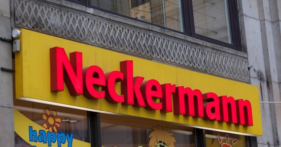 Biuro podróży Neckermann Polska odwołuje wszystkie jutrzejsze wyloty swoich klientów i na 48 godzin wstrzymuje także przyjmowanie wszystkich rezerwacji. Touroperator padł ofiarą kłopotów swojego właściciela - wielkiego brytyjskiego biura podróży Thomas Cook, które wczoraj ogłosiło upadłość. Klienci Neckermann Polska nie mogą się dodzwonić na infolinię, a na stronie biura pojawiają się zdawkowe komunikaty - donosi reporter RMF FM. 