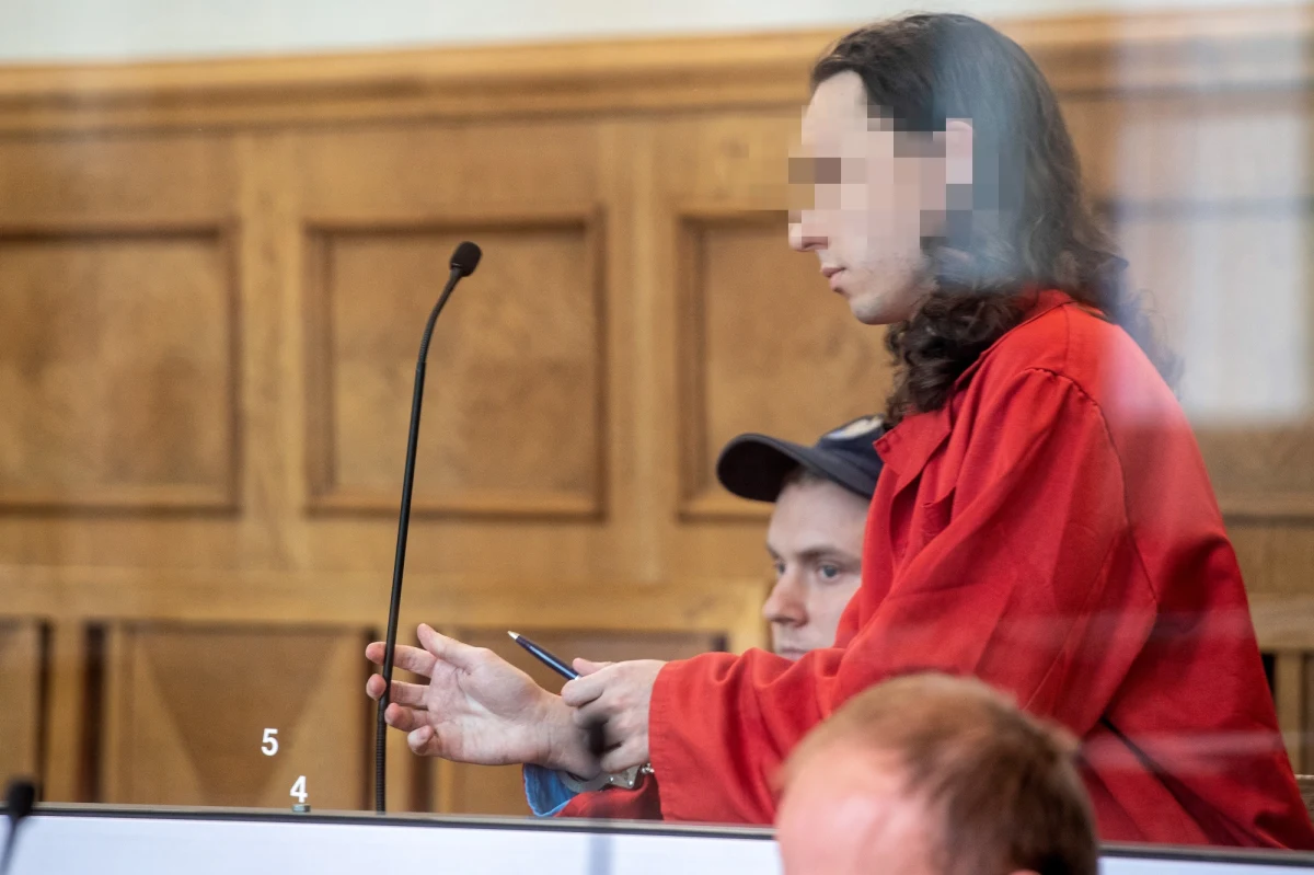 ​Sąd Okręgowy w Łodzi skazał na cztery lata więzienia 27-letniego Dawida Ł., oskarżonego o udział w zorganizowanej grupie przestępczej o charakterze zbrojnym. Celem grupy miało być prowadzenie działalności terrorystycznej.