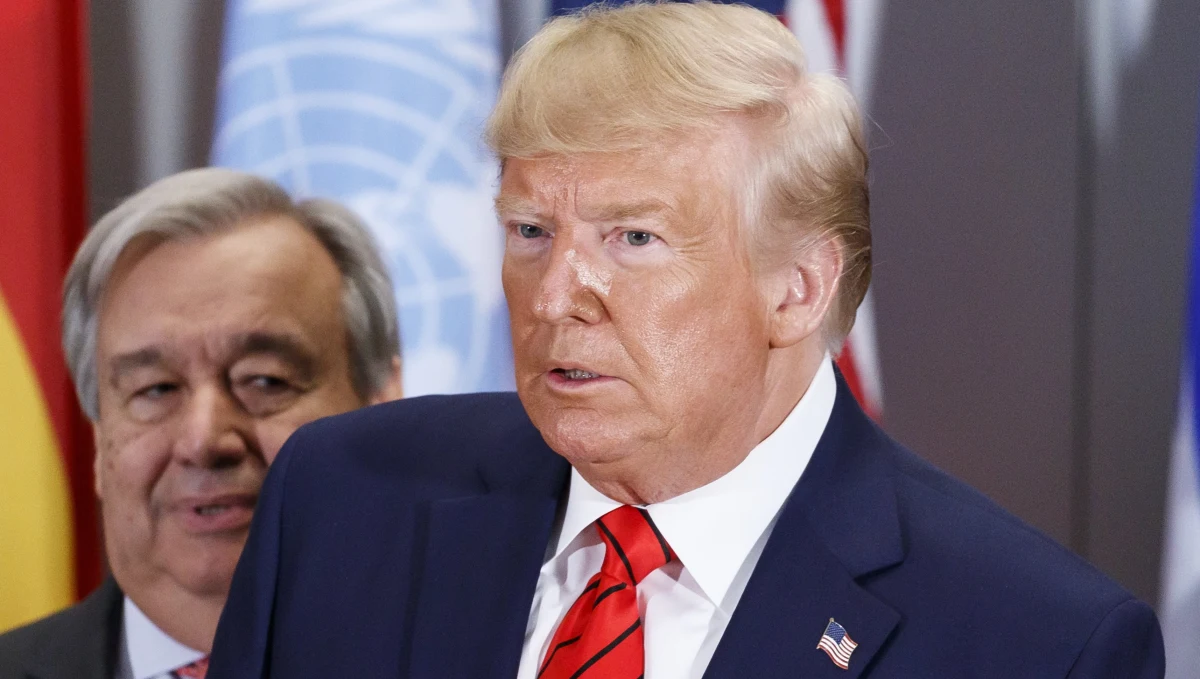 Prezydent Donald Trump napisał we wtorek na Twitterze, że sekretarz stanu Mike Pompeo otrzymał od władz Ukrainy zgodę na publikację stenogramu jego rozmowy z prezydentem Wołodymyrem Zełenskim.