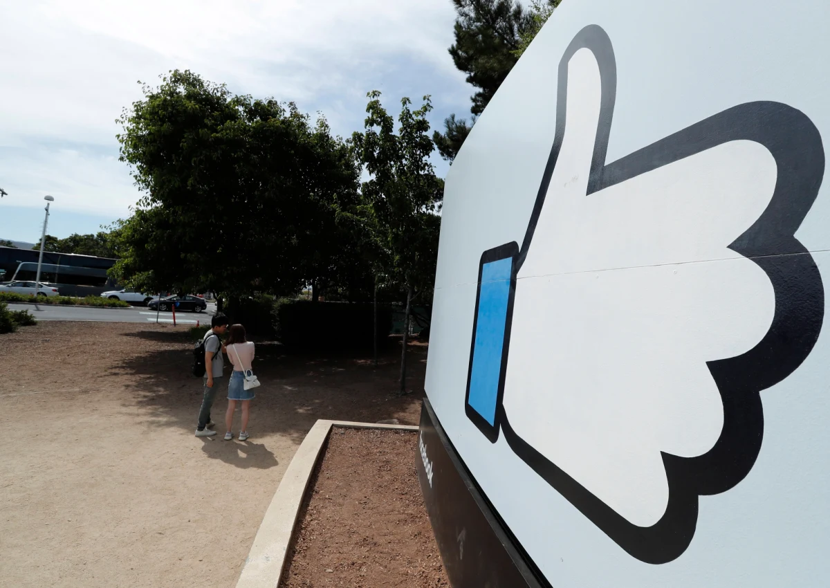 Facebook nie będzie usuwał naruszających regulamin wpisów polityków, o ile nie będą to reklamy bądź treści mogące prowadzić do aktów przemocy w realnym świecie - zapowiedział dyrektor ds. komunikacji koncernu i były wicepremier Wlk. Brytanii Nick Clegg.