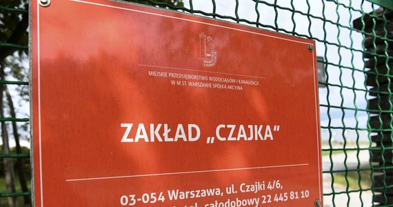 Awaria w oczyszczalni ścieków "Czajka", do której doszło 27 sierpnia, nadal zbiera swoje żniwo. Fiński deputowany zwrócił się z wnioskiem o kontrolę stanu innych oczyszczalni ścieków wokół  Bałtyku. Starosta Wołomiński zapowiedział natomiast, że zostanie przeprowadzona kontrola wysypiska, na które trafiają nieczystości z oczyszczalni. Sprawdzony zostanie ich wpływ na środowisko i sposób wykorzystania odpadów. Podczas konferencji prasowej, Zbigniew Ziobro poinformował, że prokuratura prowadzi postępowanie nie tylko ws. katastrofy ekologicznej, ale też ewentualnych zaniedbań przy kontroli funkcjonowania "Czajki".