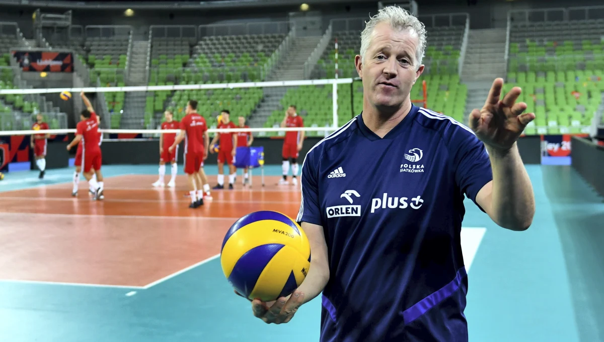 Polscy siatkarze zagrają dziś o finał mistrzostw Europy z reprezentacją Słowenii. Dla współgospodarzy turnieju europejski czempionat przypomina sen pełen sukcesów, takich jak wygrana z Rosją. Słoweńców trzeba jednak sprowadzić na ziemię. Nikt nie nadaje się do tego bardziej niż ekipa Vitala Heynena.