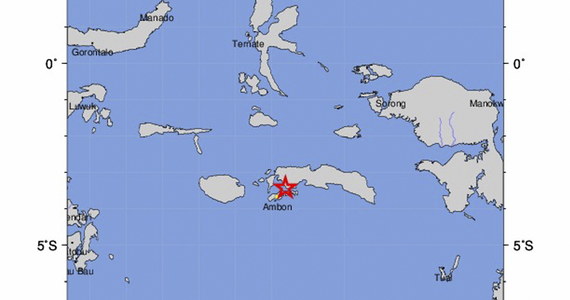 Trzęsienie ziemi o magnitudzie 6,8 st. nawiedziło w czwartek nad ranem wschodnią Indonezję w rejonie wyspy Seram, w prowincji Maluku - poinformował amerykański Instytut Geofizyczny (USGS). Nie ma zagrożenia falami tsunami. Wstrząsy o tej sile mogą jednak wyrządzić straty materialne.