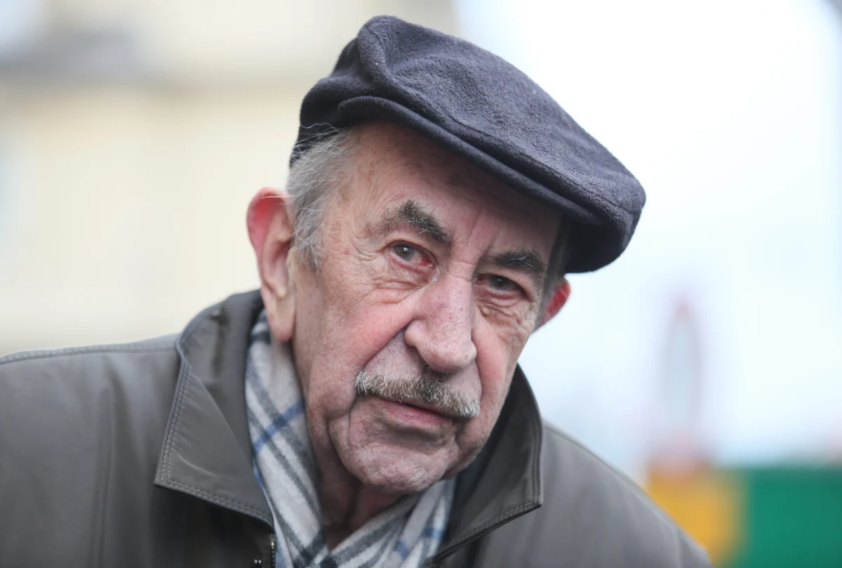 "Będzie nam brakowało przyjaciela, mentora, ojca" – mówi o zmarłym dziś Janie Kobuszewskim Andrzej Nejman – dyrektor Teatru Kwadrat. Legendarny artysta przez wiele lat był związany z tą stołeczną sceną. "On tworzył cuda na scenie" – podkreśla Nejman w rozmowie z dziennikarzem RMF FM Michałem Rodakiem. 