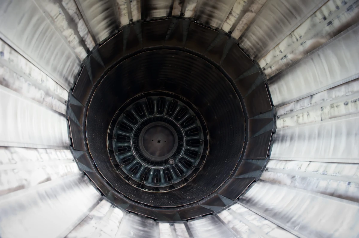 Dwa myśliwce F16 strąciły drona, który naruszył sześciokrotnie przestrzeń powietrzną Turcji przy granicy z Syrią. Nie wiadomo, skąd pochodził samolot bezzałogowy - poinformowało tureckie ministerstwo obrony na Twitterze.